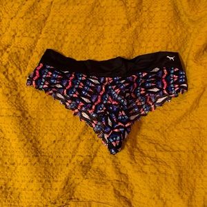 PINK geometric design low rise cheekster